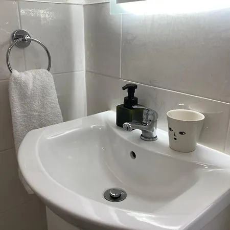 Town House With Free Parking