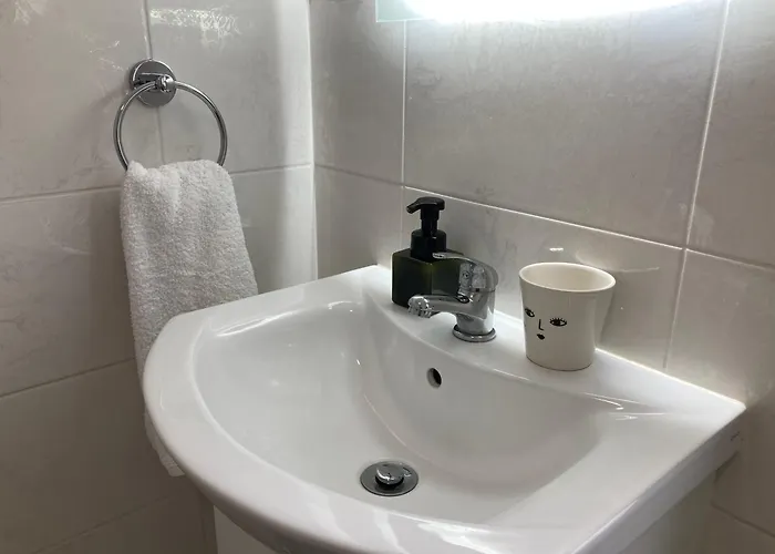 Town House With Free Parking