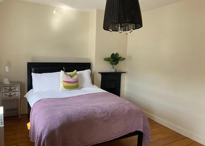 Town House With Free Parking Σπίτι διακοπών